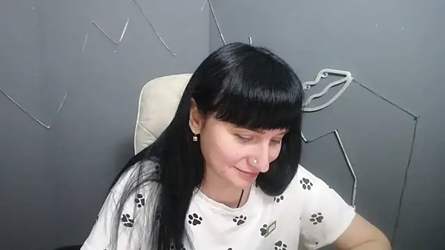 NinaFlawlees' Live XXX Chat