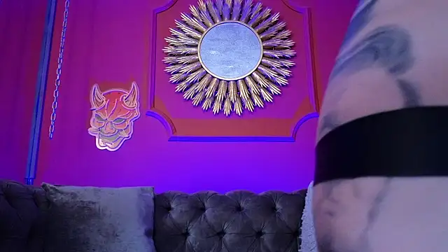 Онлайн чат XXX Julieta_Russell