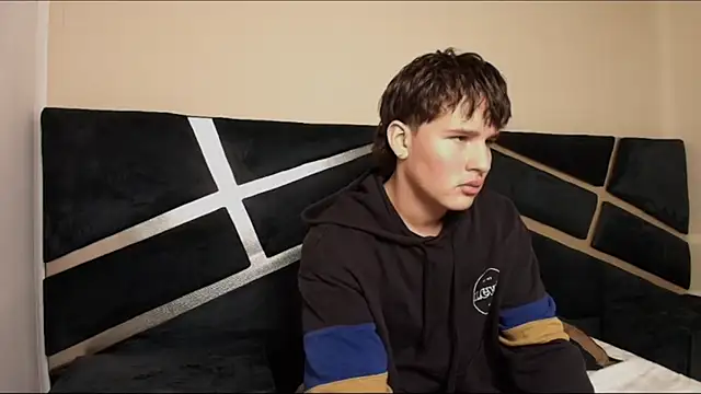 Chatroom XXX en direct de SEXYBOY_VC