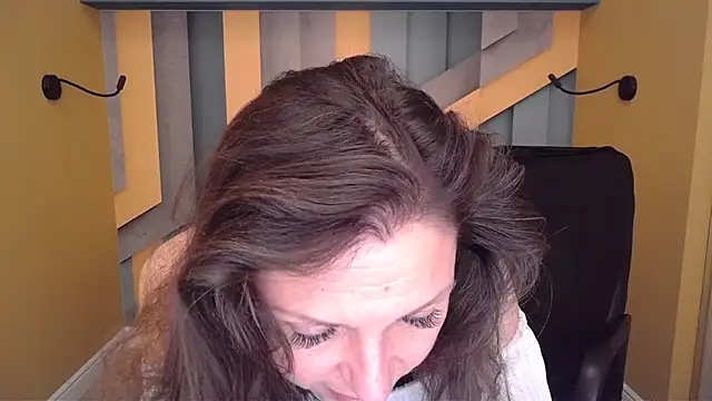 EllaLongのライブXXXチャット