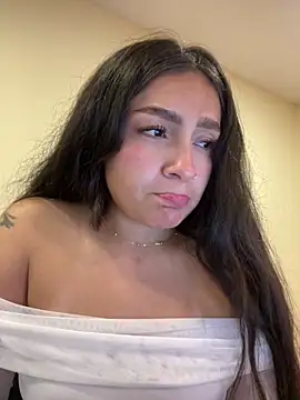 Alyha_Cortes Show Webcam