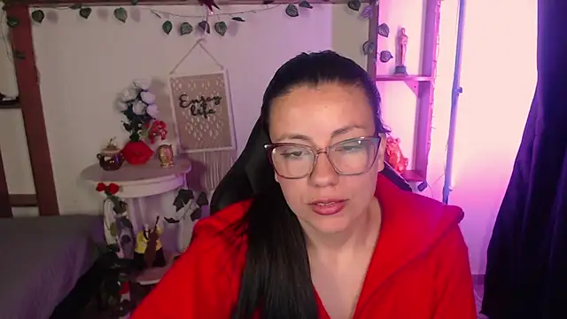 QueenRose94 – Naživo XXX chat