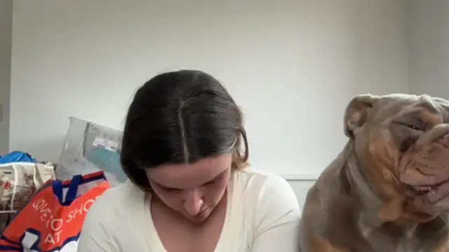 maisiesmithx: απευθείας συνομιλία ΧΧΧ