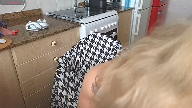 แชท XXX สดของ Lunamix