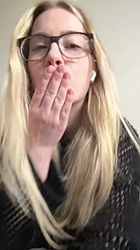 Chat +18 de AngelicaPeligrosa ao vivo