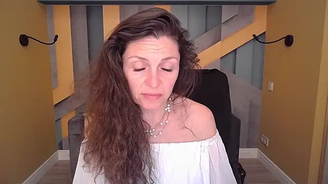 Chat +18 de EllaLong ao vivo