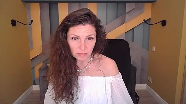 EllaLong's Live XXX Chat