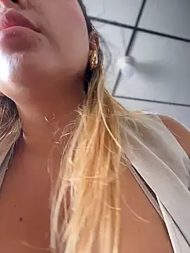 sammyqueenx21: онлайн-секс-чат