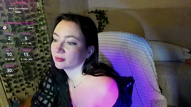 Micky_Wood Adlı Modelin Canlı XXX Sohbeti