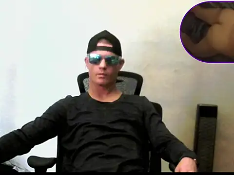 Pokazy przed kamerką – JockNThirsty