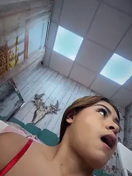 MayaMoanXXX webkamerás műsora