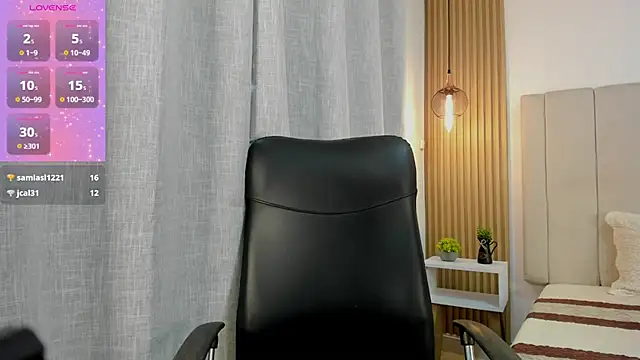 Chat +18 de Victoria_Rosee ao vivo