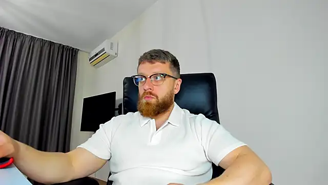 Show modela Findom_guy na web-kameri