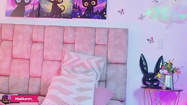 Chat +18 de MiiaBlumm_ ao vivo
