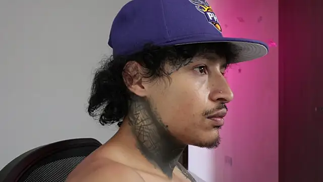 trieone লাইভ XXX চ্যাট