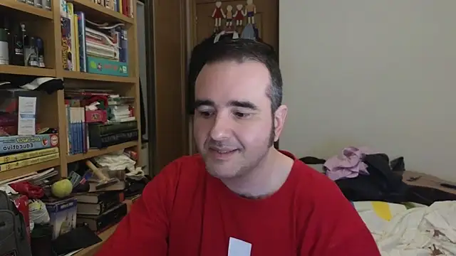 curiosillo83 Show in webcam