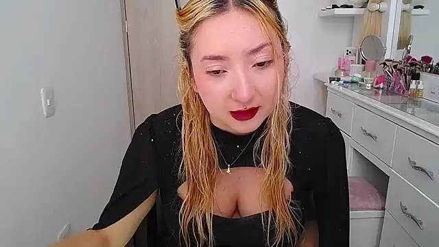 Barbie_girl_69 Adlı Modelin Canlı XXX Sohbeti