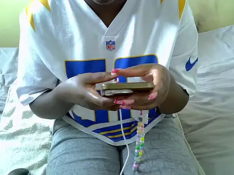 prettylacey3 Adlı Modelin Canlı XXX Sohbeti