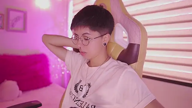 Czat XXX na żywo – tommy_blue