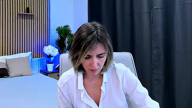 EmeraldGlow Adlı Modelin Canlı XXX Sohbeti