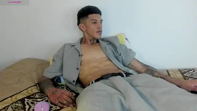 Savajelust: διαδικτυακό σόου στην κάμερα