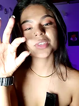 Chat XXX en directo de Cleo_hills