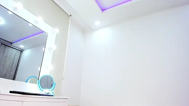 karlyn_angels élő XXX-chatje