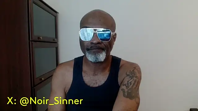 sinnernoir's Live XXX Chat
