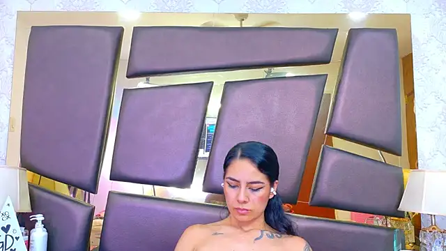 دردشة NicoleEsposito الجنسية المباشرة