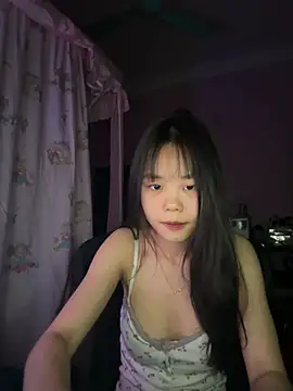 Emely-lysea Chat XXX in diretta