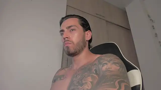 Axel__Blaze Show Webcam