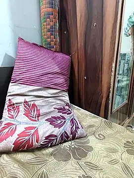 DeLhiBoy_143 Show in webcam