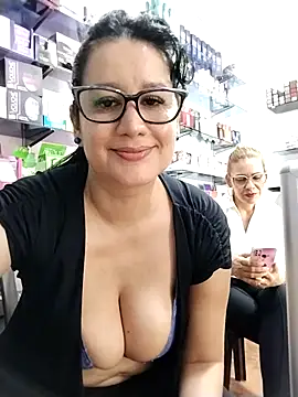 keilymadam Show in webcam
