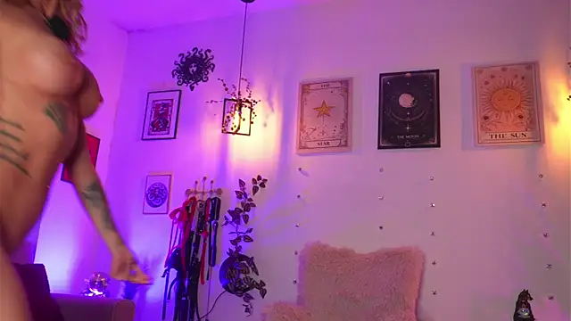 curlynatashaa Show Webcam