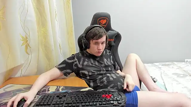 iliaskrislove's Live XXX Chat