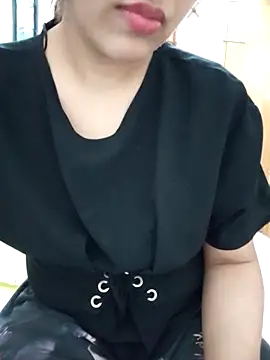 Tanha18 লাইভ XXX চ্যাট