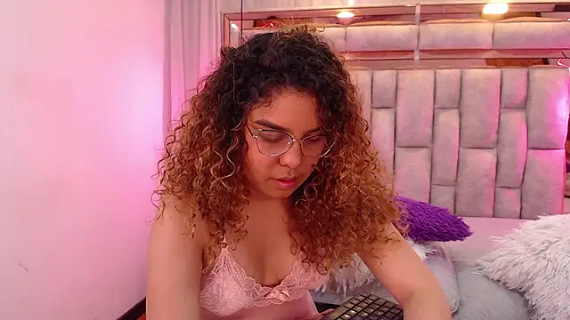 Chat XXX en directo de AllisonAdams_