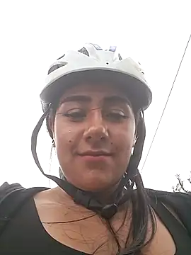 CAROLINE__07 élő XXX-chatje