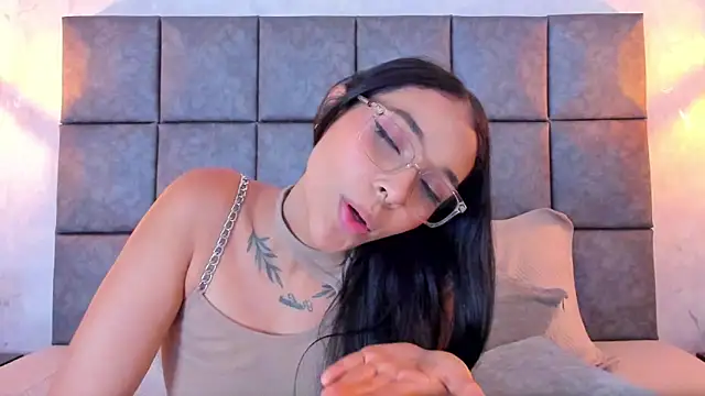 Roseaurora's Live XXX Chat