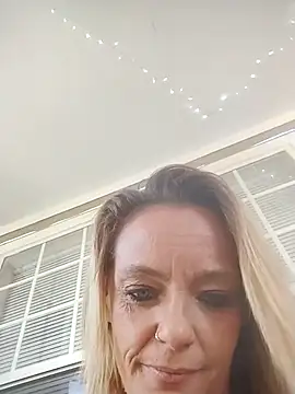 Dixiefaye_ live XXX chat