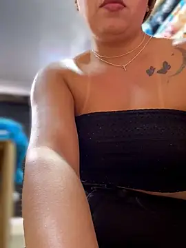 VIOLETA-25_ Show Webcam