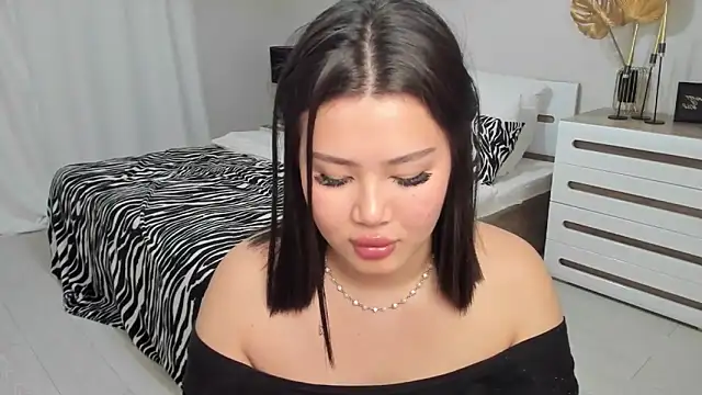 Brunette_Charm's Live XXX Chat