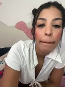 Valerie-S live XXX chat