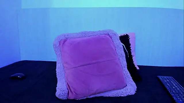 Naomi_Doll_ live XXX chat