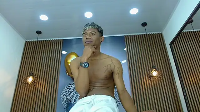 Chatroom XXX en direct de LuckyBluex