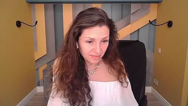 EllaLong's Live XXX Chat