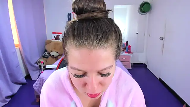 Chat +18 de Luna_Analya ao vivo