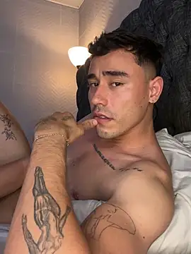 Adam_Greyのウェブカメラショー