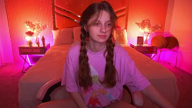 Chatroom XXX en direct de CuteeFoxy