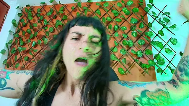 Naughty_Kittenm 라이브 XXX 채팅